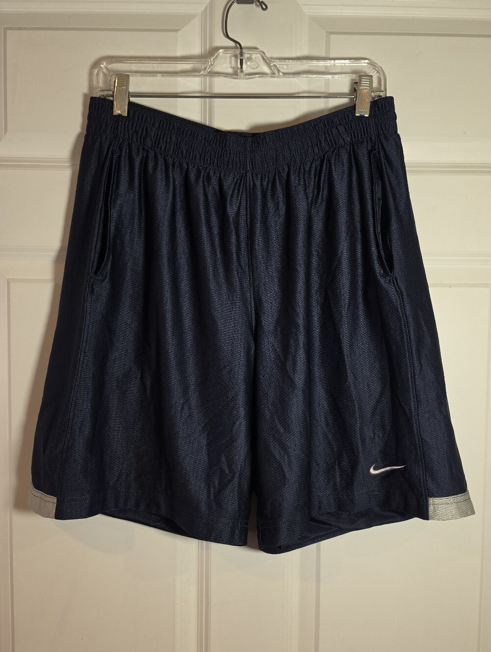 Nike Mens Navy Athletic Shorts With Pockets L